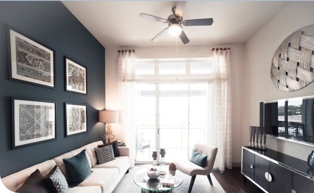 Furnished apartment with Wagonway ceiling fan